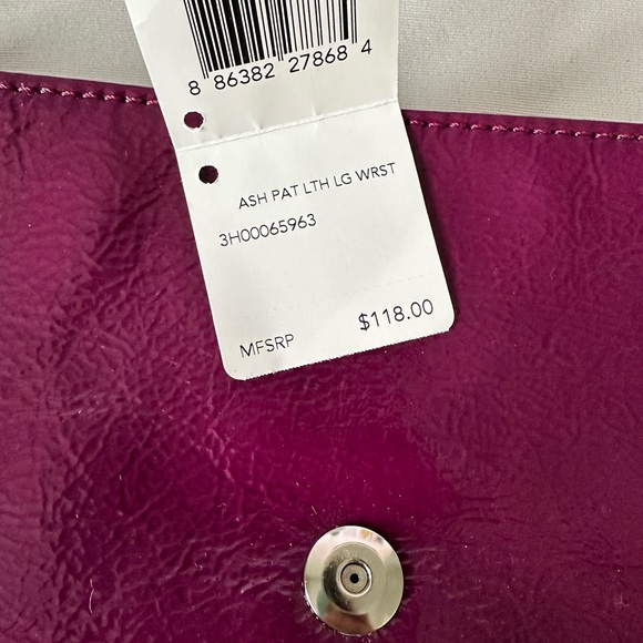 Coach Patent Leather large flap wallet wristlet - Picture 5 of 17